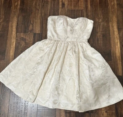 Aiden mini wedding dress gown - Image 1 of 4