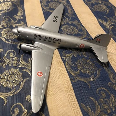 esci dc 3 royal laos air force 1/72 - Immagine 1 di 2