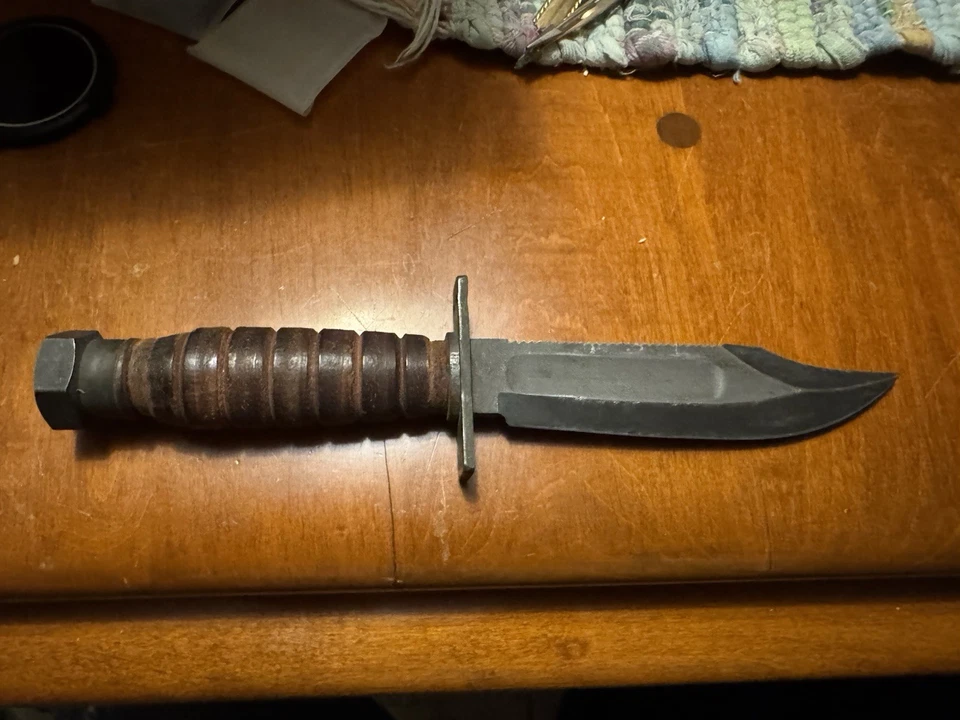 Vintage RARE Camillus 8-1979 Fixed Blade Fighting Knife. - Image 1 of 4