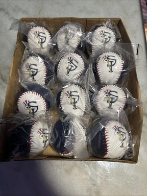 Estuche de pelotas de béisbol MILB de recuerdo de los Yankees de Staten Island 12 2020 clase A temporada corta Foto 1 de 4