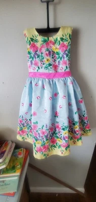 Nannette Kids Floral Dress Bow Tie Heart Cutout Back Sleeveless Girl’s Size 5. - Image 1 of 4