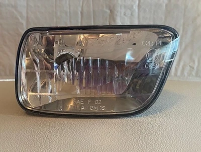 2002-2009 CHEVROLET TRAILBLAZER FRONT FOG LAMP P/N  1507-6246 GENUINE OEM PART - Image 1 of 4