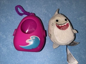 Cutie Beans Rucksack Clip. Marke Fiesta. Serie 1 - Aqua. Hai - Bild 1 von 3