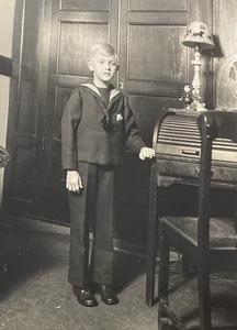 1935 Ragazzo in uniforme marina costume Topolino legno statuina giocattolo foto orig P22b8 - Foto 1 di 24