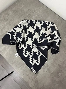 Jacqmar LONDON BLACK AND IVORY SILK SHAWL SCARF - Picture 1 of 5