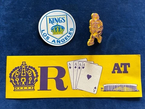 NHL Vintage 1980's/90's LOS ANGELES KINGS Hockey Team Set - Pin & 2 Stickers Cover