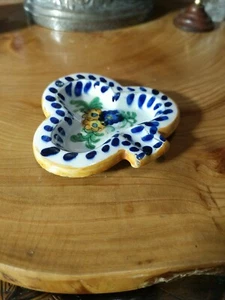 Posacenere vintage in ceramica italiana. Forma di club. Dipinto a mano - Foto 1 di 6