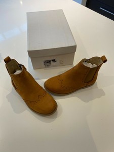 russell and bromley girls boots