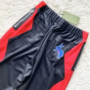 Gucci Large Rabbit Trainingshose Easy Pants Jersey schwarz rot - Bild 1 von 24