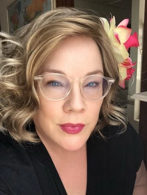 Envy - HARPER - 杏仁微风 - 蕾丝前部分单色上衣 — 第 1/4 张图片