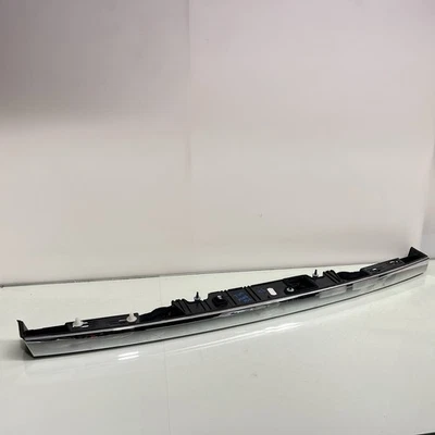 BMW 750Li F01 F02 2009-2012 tapa trasera maletero moldura agarre manija luz 7200035 OEM Foto 1 de 4