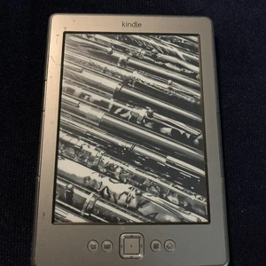 Amazon Kindle 4th Generation D01100 EBook Reader, Wi-Fi   (#) 1 - Picture 1 of 10