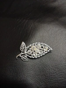 VTG Shiny Clear Rhinestone & Silver Tone Fruit Flower Brooch Pin - Picture 1 of 1