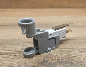 DD81-02239A/DD81-02238A Samsung Dishwasher Micro Switch With Float Base - Picture 1 of 3