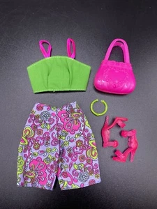 🟢💖🟢Mattel Barbie Fashion Clothes Outfits, shoes plus accessories🟢💖🟢 - Picture 1 of 3