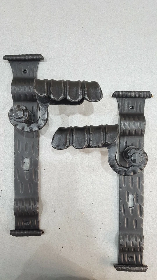 maniglia con placca in ferro battuto Galbusera serie 1072 - Immagine 1 di 1