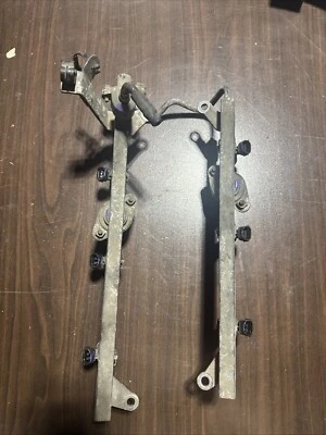 Nissan Xterra Fuel Rail With Injector Regulators 05-15 Foto 1 de 4