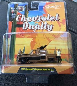 M2 Machines Diorama Chevrolet Dually 1973 Chevrolet Cheyenne Super 30 - Picture 1 of 1
