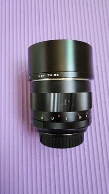 ZEISS Planar T Objektiv 85 mm f/1,4 MF ZE für Canon EF-Bajonett - Bild 1 von 4