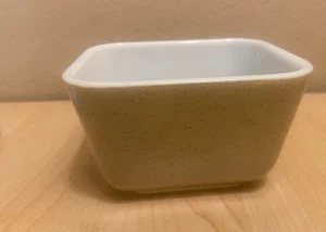 Frigorífico pequeño Homestead by Pyrex 4,25" sin tapa - Imagen 1 de 4