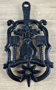 Schwarzer Gusseisen Untersetzer Amish Doppelherzen Vögel Stern Vintage - Bild 1 von 5