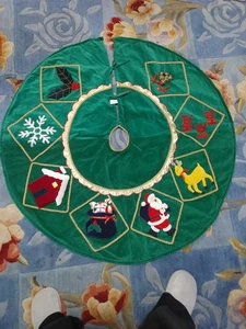 Vintage 3D Green World Bazaar, Inc. Christmas Tree Skirt 48" Wide - Picture 1 of 11