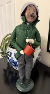 Byers Choice African American Adult Male The Carolers Red Bucket Greenery 13.5" - Picture 1 of 5
