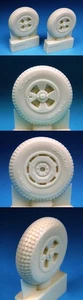1/32 BarracudaCast British 32" 4-Slot Mainwheels -Staggered Block Tread-BR32125 - Picture 1 of 1