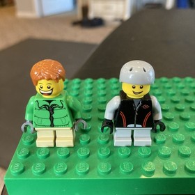 Lego 10229 Winter Village Boy Kid Green Coat Vest Minifigure Cty0328 Cty0329 Lot