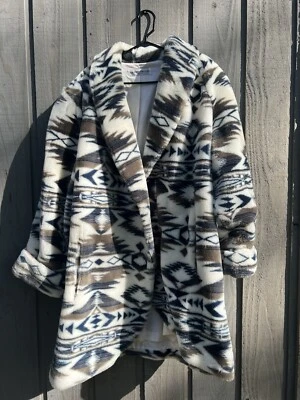 Abrigo Donnybrook Southwestern Foto 1 de 4