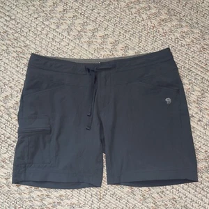 Mountain Hardware Cargo Hiking Shorts Womens 12 Gray Nylon Blend Mid Rise Casual - Picture 1 of 10