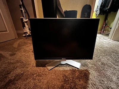 Dell UltraSharp 2007WFPB 20 inch Widescreen LCD Monitor - Image 1 of 4