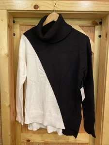 NWT Ellen Tracy Womens M Black White Sweater Color Block Soft Cowl Art - Picture 1 of 9