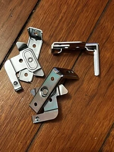 50mm Slimline Venetian Blind Brackets - 3 Piece Set - Picture 1 of 4