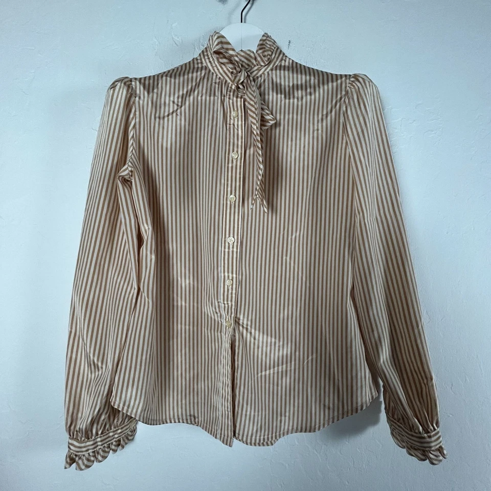Blusa vintage The Villager para mujer beige blanca a rayas con botones y cuello atado talla 10 Foto 1 de 4