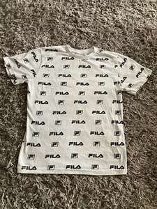 Fila Childrens Black And White Logo Short Sleeve Tshirt Size XL 16 - Picture 1 of 3