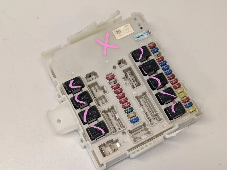 2004-2006 Nissan Titan Armada Xterra Qx56 Ipdm Fuse Box Body Module 284B67S002 - Image 1 of 4