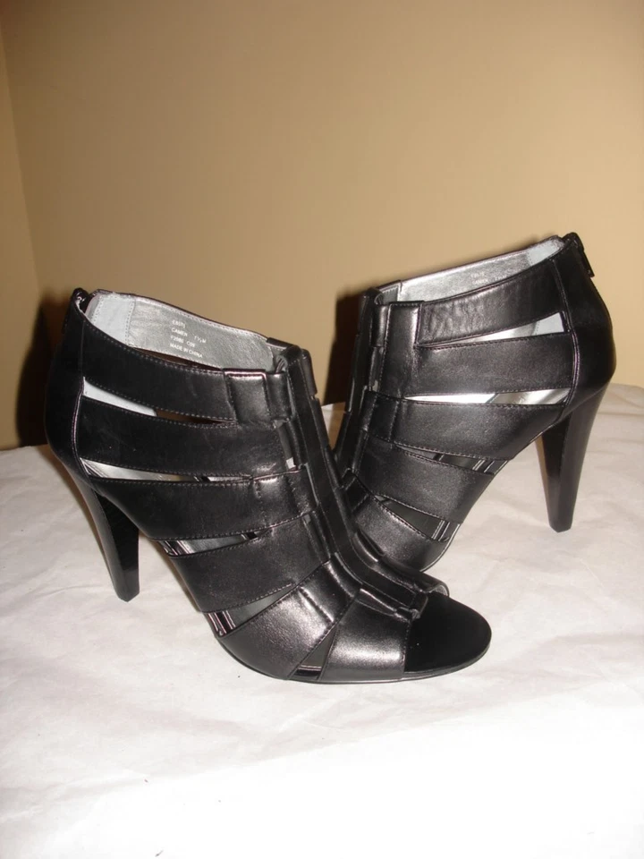 Sandalias Calvin Klein Camen de cuero negro con punta abierta 7,5 Foto 1 de 1
