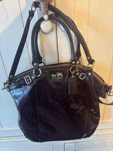 Coach Madison Patent Leather Lindsey Satchel Bag in Plum. Small Mark On Back. - Picture 1 of 15