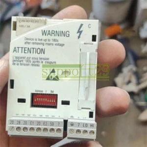 Módulo de E/S inversor Lenze E82ZAFCC100 8200 Series USADO - Imagen 1 de 1