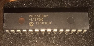 Microchip PIC16F882-I/SP 8-bit CMOS u-controller/NOS/28 pin slim DIP pkg - Picture 1 of 5