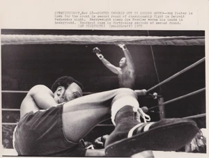 1970 Pressefoto Schwergewicht Joe Frazier schlägt Bob Foster für die Meisterschaft aus - Bild 1 von 2