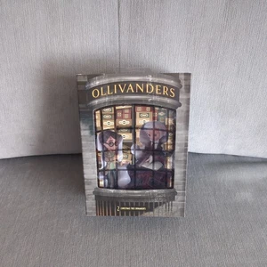 NEU Hallmark Harry Potter und Ollivander Zauberstab Shop 2er Set Weihnachtsschmuck - Bild 1 von 3