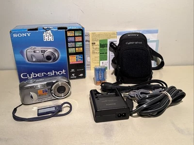 Sony Cyber-Shot DSC-P93A 5.1MP Digital Camera MPEG Movie 4GB, Bundle, Box, Works - Image 1 of 4