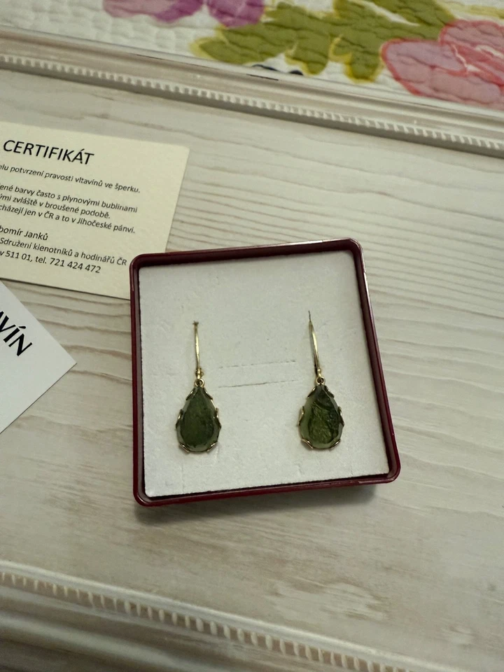 Pendientes oro 14k con moldavita checa Foto 1 de 1