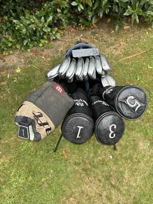 NICE SET OF MENS RIGHT HAND MACGREGOR GOLF CLUBS IN A SUN MOUNTAIN STAND BAG., - Image 1 of 4