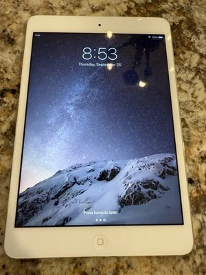 Apple iPad Mini 2 128GB, Wi-Fi, 7.9in - Image 1 of 4