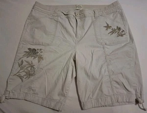 St Johns Bay Shorts Womens 18 Khaki Embroidered Flat Front Mid Rise Chino - Picture 1 of 5