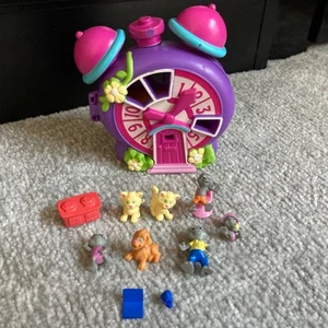 Teeny Little Families Alarm Clock House Playset & Cat Family + Accessories ⭐️ - Picture 1 of 6