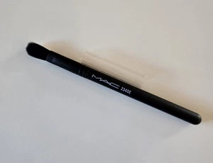 MAC COSMETICS * SPLIT FIBER EYE EYESHADOW BLENDING BRUSH * 234SE * NEW - Picture 1 of 3